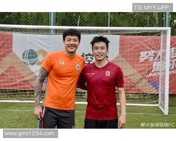 成都足球队在邀请赛中的默契配合与战术执行分析 成都足球队在邀请赛中的默契配合与战术执行分析