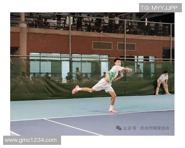 杭州网球队以100分稳居杯赛积分榜首位展现强劲实力 杭州网球队以100分稳居杯赛积分榜首位展现强劲实力