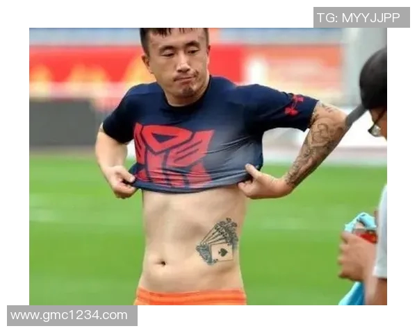 足球明星肌肉魅力大揭秘超燃照片展现力量与激情 足球明星肌肉魅力大揭秘超燃照片展现力量与激情